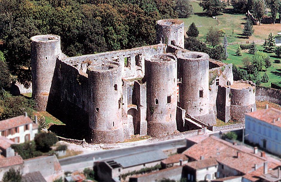 Château de Villandraut