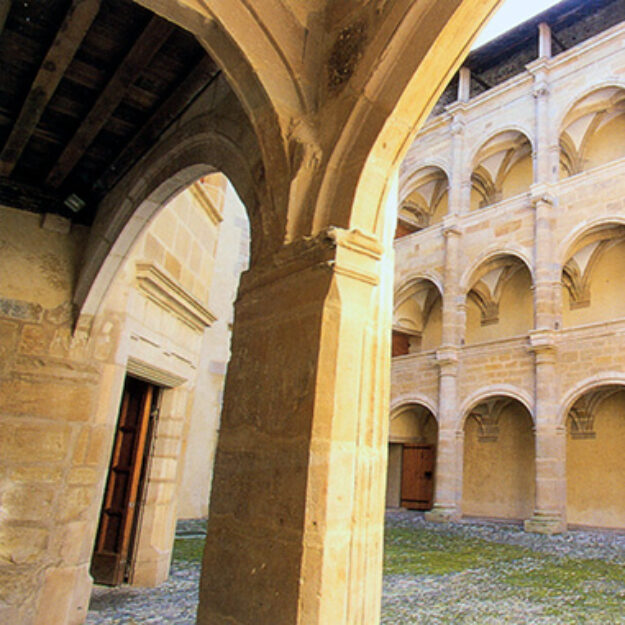 Maison Carrée de Nay