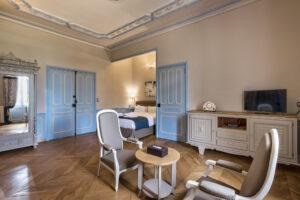 Salon de la Chambre 2 locations saisonnières au Château de Montrevost