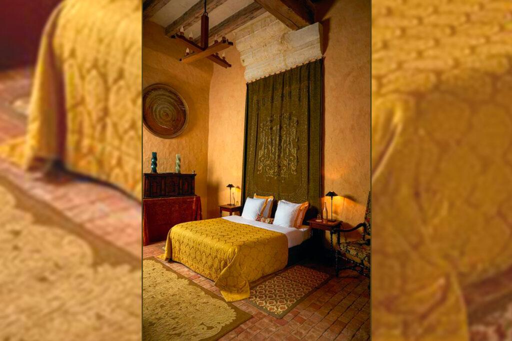 chambre au donjon Capitaine des Gardes, lit
