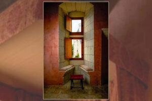 chambre au donjon Piéta, fenêtre